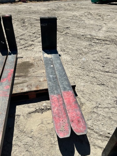 SET OF JLG 6' FORKS, fits reach forklift. --(LOCATED IN COLTON, CA)--