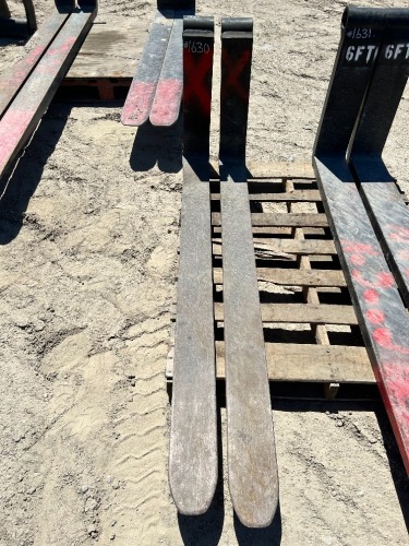 SET OF JLG 5' FORKS, fits reach forklift. --(LOCATED IN COLTON, CA)--