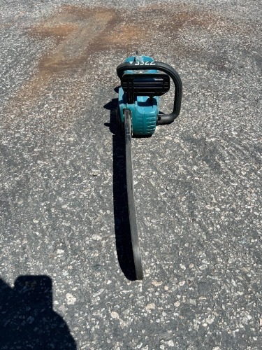 2021 MAKITA XCU04PT CORDLESS CHAINSAW. s/n:000016718Y --(LOCATED IN COLTON, CA)--