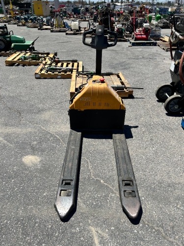 BIG JOE E-30 ELECTRIC PALLET JACK, 3,000#. s/n:4321309265 --(LOCATED IN COLTON, CA)--