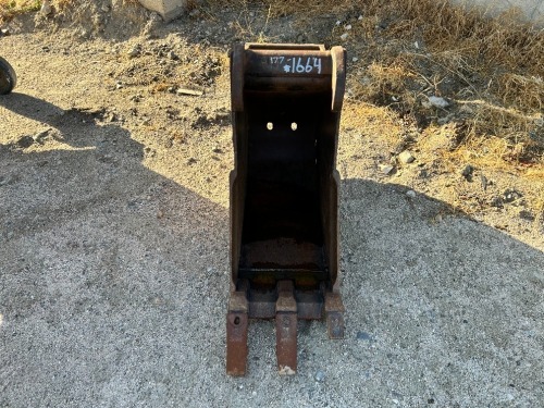 BOBCAT 12" GP BUCKET, fits mini excavator --(LOCATED IN COLTON, CA)--