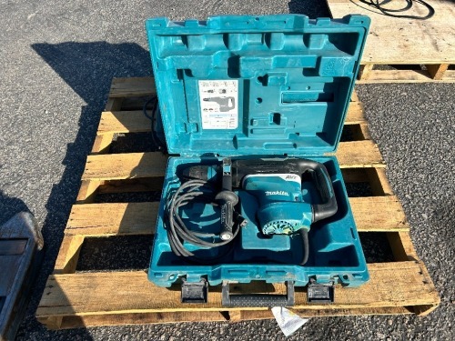2023 MAKITA HR4013C HAMMER DRILL. s/n:000150688E --(LOCATED IN COLTON, CA)--