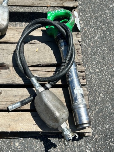 APT 1133 RIVET BUSTER. s/n:133-2-221005 --(LOCATED IN COLTON, CA)--