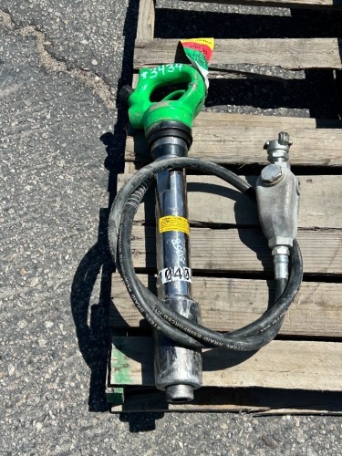 APT 1133 RIVET BUSTER. s/n:133-2-2210131--(LOCATED IN COLTON, CA)--