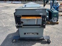 DELTA 22460 20" WOOD PLANER. s/n:8528 --(LOCATED IN COLTON, CA)--