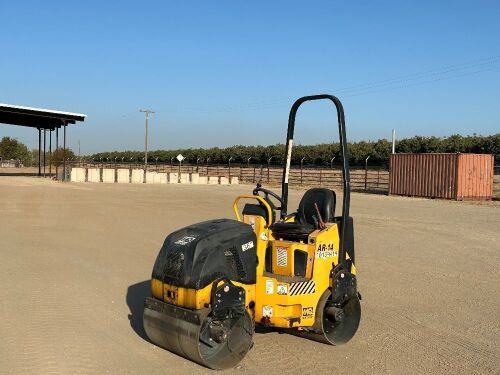 2019 MULTIQUIP AR14H VIBRATORY TANDEM SMOOTH DRUM ROLLER, Honda gasoline, 36" drums, 347 hours indicated. s/n:190103 --(LOCATED IN MADERA, CA)--