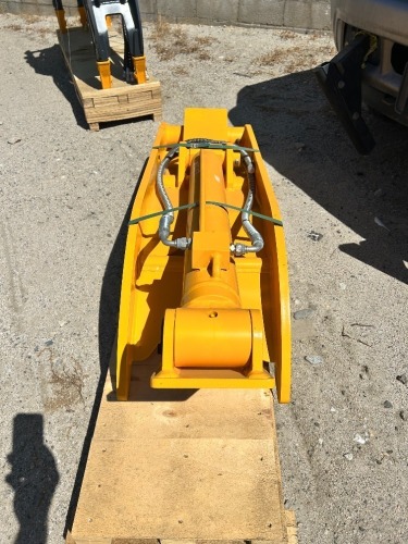 2025 J&B JB06 HYDRAULIC THUMB ATTACHMENT, fits excavator. s/n:JB251101 --(LOCATED IN COLTON, CA)--