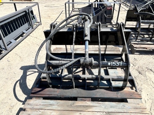 2026 GRABBING WOODEN FORK ATTACHMENT. --(LOCATED IN COLTON, CA)--