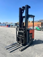 2007 TOYOTA 7BRU23 ORDER PICKER, electric, 4,200#, 116" mast, 270" lift. s/n:33005 --(LOCATED IN COLTON, CA)--