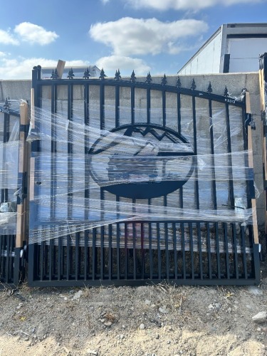 2026 GREATBEAR 14' BI-PARTING STEEL GATE --(LOCATED IN COLTON, CA)--