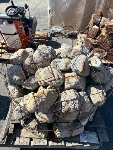 PALLET OF DECORATIVE LANDSCAPE ROCK --(LOCATED IN COLTON, CA)--