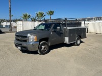 2009 CHEVROLET 3500HD UTILITY TRUCK, 6.0L gasoline, automatic, 9' utility body, pipe rack, tow package. s/n:1GBJC74K49E138774