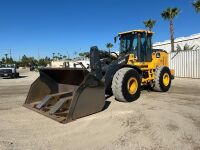 2022 JOHN DEERE 644P WHEEL LOADER, Tink roll-out bucket, hydraulic q/c, 3rd valve, cab w/air & heat, ride control, front & rear locking differentials, powered & heated mirrors, fm w/bluetooth, rear camera, fire suppression system, 23.5xR25 tires. s/n:1DW6