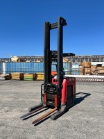 2008 RAYMOND 740R45TT ORDER PICKER, 4,500#, 141" mast, 3-stage, 240" lift. s/n:740-08-CB10134 --(LOCATED IN COLTON, CA)--