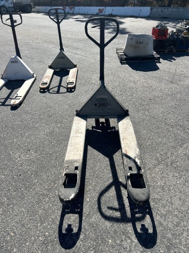 CROWN PTH50 PALLET JACK, 5,000#. s/n:7599426 --(LOCATED IN COLTON, CA)--