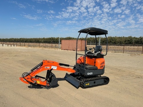 2026 ABOSS GH25 MINI HYDRAULIC EXCAVATOR, gp bucket, hydraulic thumb, aux hydraulics, backfill blade, canopy. s/n:4SZ1569 --(LOCATED IN MADERA, CA)--