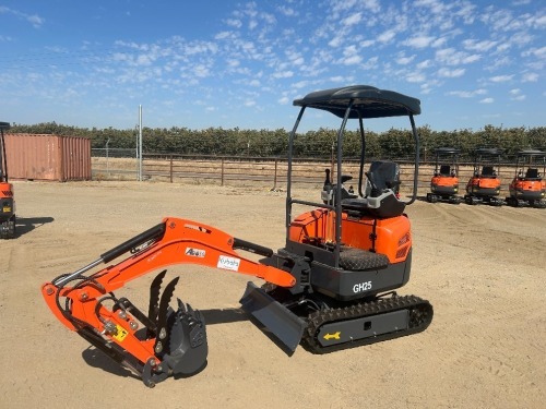2026 ABOSS GH25 MINI HYDRAULIC EXCAVATOR, gp bucket, hydraulic thumb, aux hydraulics, backfill blade, canopy. s/n:4SZ5469 --(LOCATED IN MADERA, CA)--