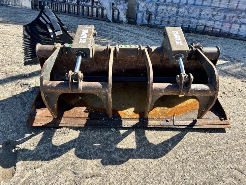 2016 BOBCAT GRPL74INDLBKT 74" GRAPPLE BUCKET, fits skidsteer. s/n:AF0H05519 --(LOCATED IN COLTON, CA)--