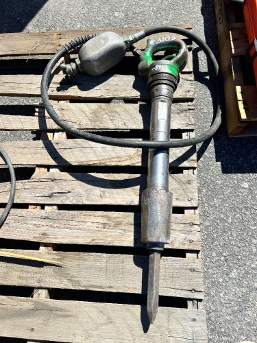 APT 1133 RIVET BUSTER. s/n:1601070 --(LOCATED IN COLTON, CA)--
