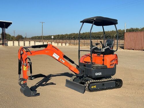 2026 ABOSS GH25 MINI HYDRAULIC EXCAVATOR, gp bucket, hydraulic thumb, aux hydraulics, backfill blade, canopy. s/n:4SZ1583 --(LOCATED IN MADERA, CA)--