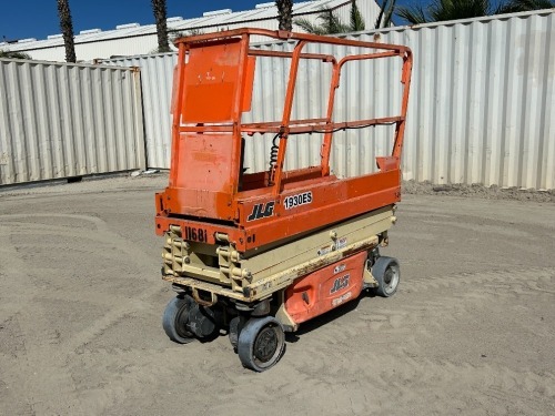 2015 JLG 1930ES SCISSORLIFT, electric, 19' lift, extendable platform, 439 hours indicated. s/n:0200242845 --(DOES NOT RUN)-- --(LOCATED IN COLTON, CA)--