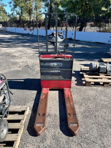 RAYMOND 102T-F45L ELECTRIC PALLET JACK, 4,500#. s/n:1021434185 --(LOCATED IN COLTON, CA)--