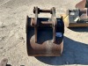 BOBCAT 24" GP BUCKET, fits backhoe. s/n:7125308 --(LOCATED IN COLTON, CA)-- - 4