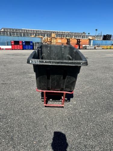 2016 RUBBERMAID 1316 TRASH CART. --(LOCATED IN COLTON, CA)--
