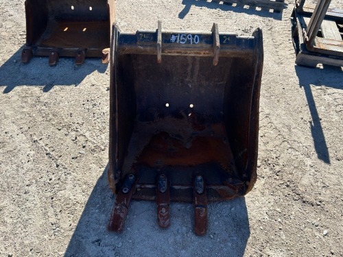 BOBCAT 24" GP BUCKET, fits mini excavator. --(LOCATED IN COLTON, CA)--
