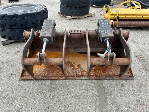 2019 BOBCAT 7168340 68" GRAPPLE BUCKET, fits skidsteer. s/n:AF0R08612 --(LOCATED IN COLTON, CA)--