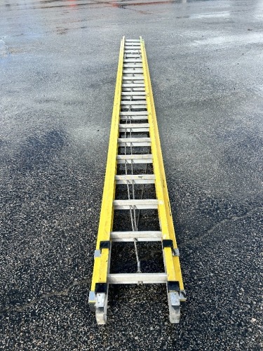 2022 WERNER D7140-2 40' EXTENSION LADDER. --(LOCATED IN COLTON, CA)--