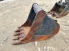 CATERPILLAR 24" GP BUCKET, fits backhoe. --(LOCATED IN COLTON, CA)-- - 2
